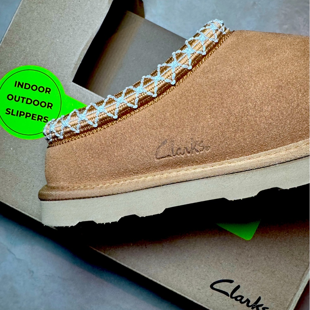 Clark Mens Suede Center Seam Clog with Aztec Trim Sz-9M Tan NWT